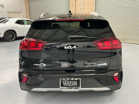 Used 2022 Kia Niro LXS w/ Digital Cluster Package image 4