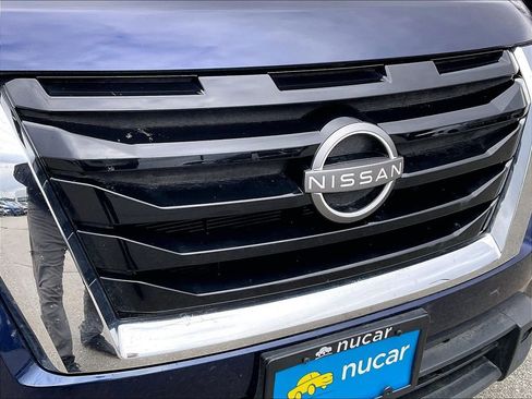 Used 2024 Nissan Pathfinder SV image 30