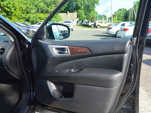 Used 2015 Nissan Pathfinder Platinum AWD/4WD image 31