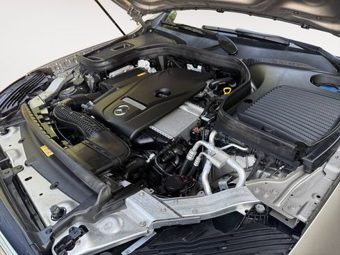 Used 2019 Mercedes-Benz GLC 300 4MATIC image 27