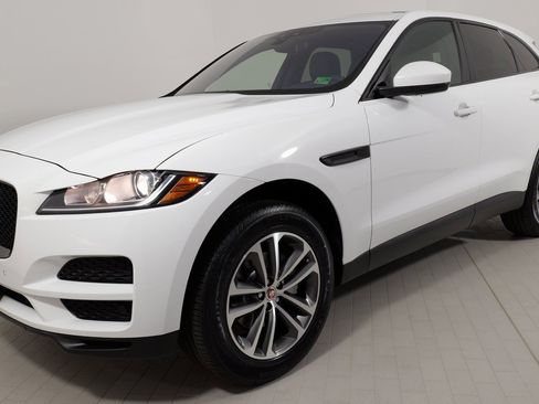 Used 2020 Jaguar F-PACE Premium image 3