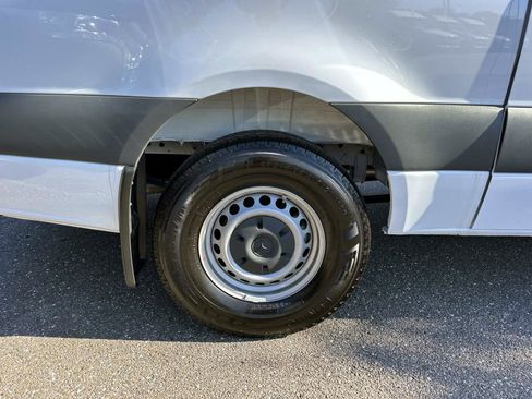 Used 2025 Mercedes-Benz Sprinter 2500 image 7