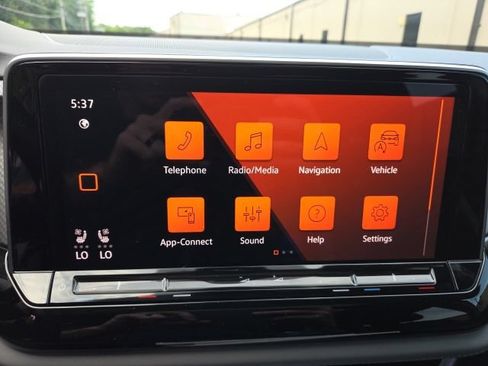Used 2024 Volkswagen Atlas Peak Edition SE AWD/4WD image 11