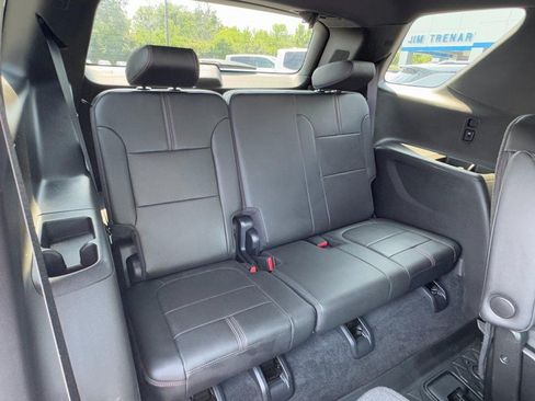 Used 2023 Chevrolet Traverse RS AWD/4WD image 11