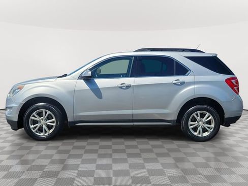 Used 2017 Chevrolet Equinox LT w/ Convenience Package FWD image 3