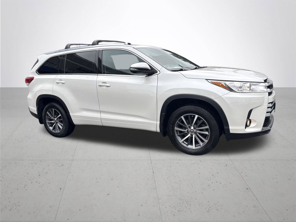 Used 2017 Toyota Highlander XLE AWD/4WD image 5