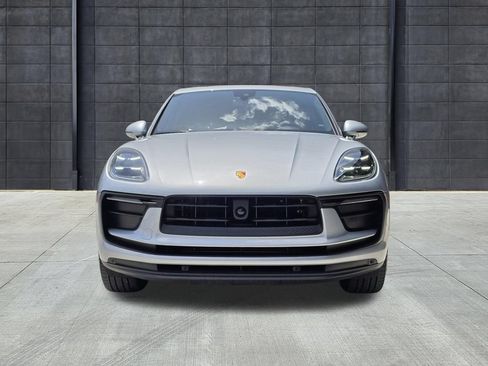 Certified 2023 Porsche Macan AWD/4WD image 9