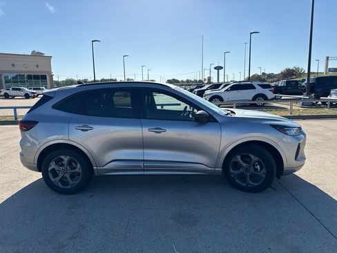 Used 2024 Ford Escape ST-Line w/ Tech Pack #1 FWD image 17