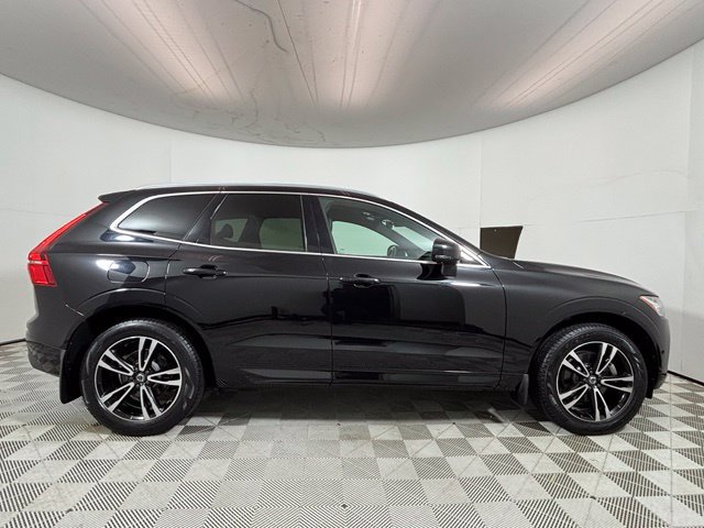 Used 2019 Volvo XC60 T5 Momentum w/ Multimedia Package AWD/4WD image 8