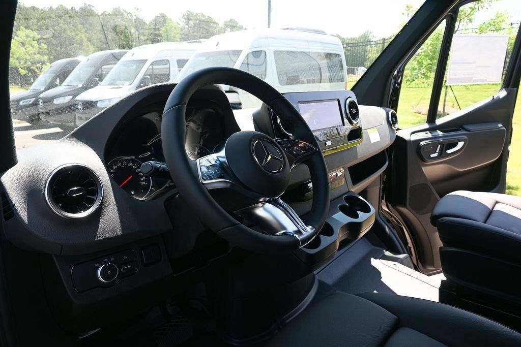 Used 2026 Mercedes-Benz Sprinter 2500 image 7