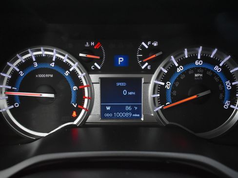 Used 2015 Toyota 4Runner SR5 Premium AWD/4WD image 34