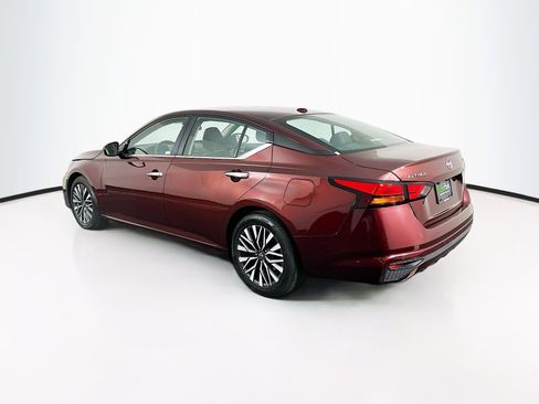 Used 2024 Nissan Altima 2.5 SV image 5