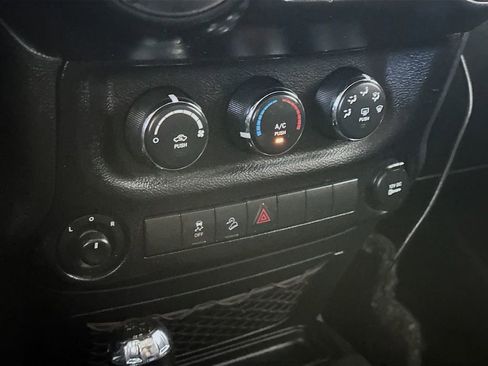 Used 2017 Jeep Wrangler Unlimited Sport AWD/4WD image 17