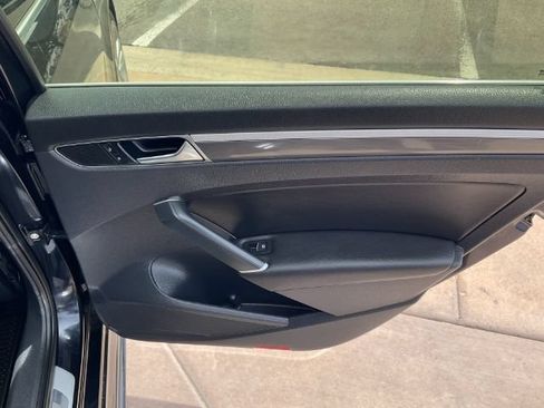 Used 2017 Volkswagen Passat 1.8T R-Line FWD image 19