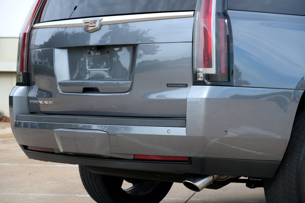 Used 2019 Cadillac Escalade Premium Luxury AWD/4WD image 34