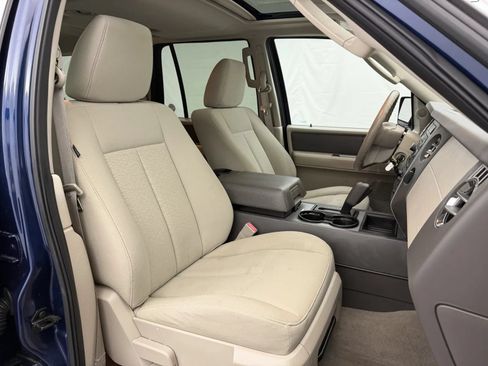 Used 2011 Ford Expedition XLT AWD/4WD image 25