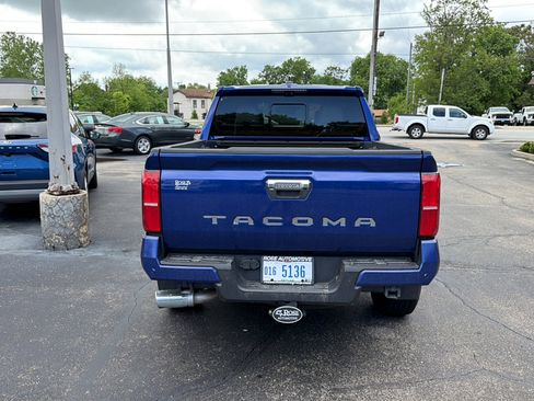 Used 2024 Toyota Tacoma Limited w/ Limited Package (LT) AWD/4WD image 5