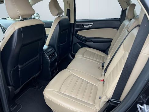 Used 2022 Ford Edge SEL image 11