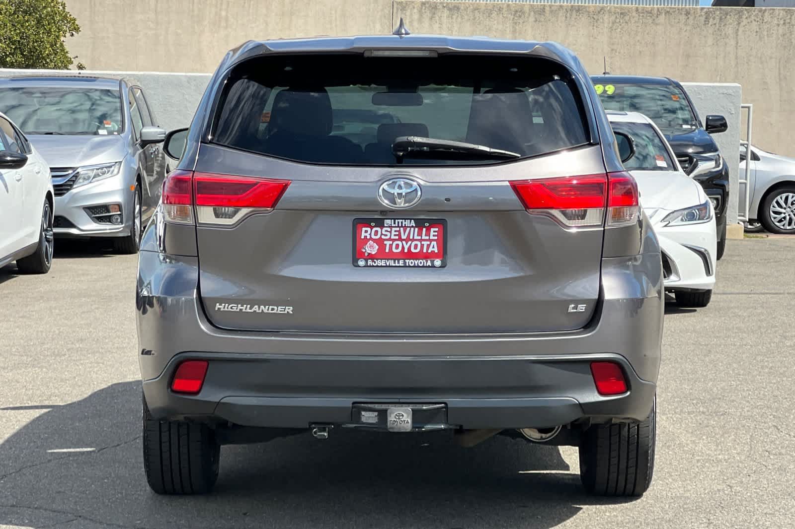 Certified 2019 Toyota Highlander Plus FWD image 8