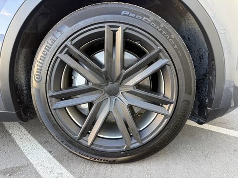 Used 2021 Tesla Model Y Long Range AWD/4WD image 28