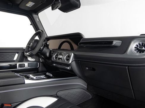 Used 2025 Mercedes-Benz G 63 AMG 4MATIC image 29