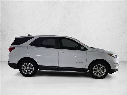 Used 2020 Chevrolet Equinox LS w/ LS Convenience Package FWD image 4