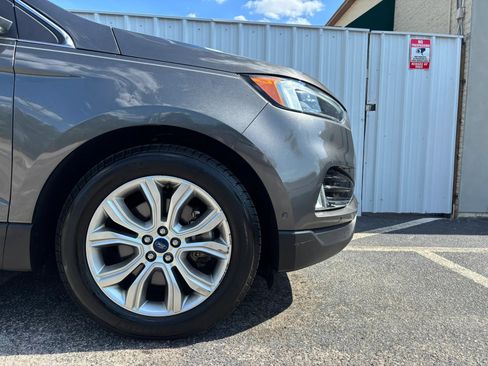 Used 2019 Ford Edge Titanium w/ Equipment Group 301A AWD/4WD image 8
