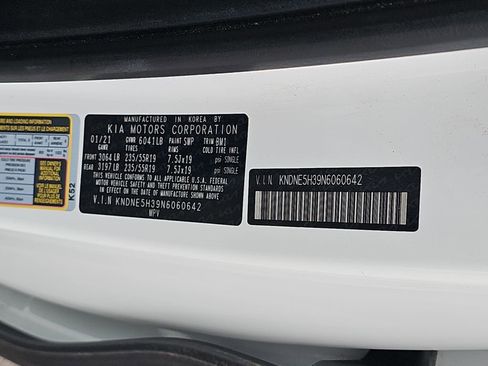 Used 2022 Kia Carnival SX FWD image 40