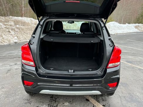 Used 2022 Chevrolet Trax LT w/ LT Convenience Package image 22