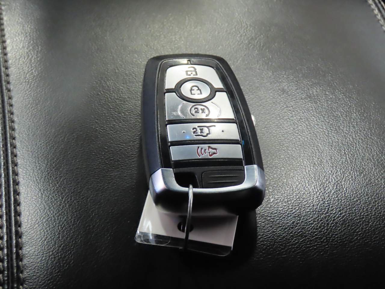 Used 2023 Ford Explorer XLT w/ Equipment Group 202A RWD image 18