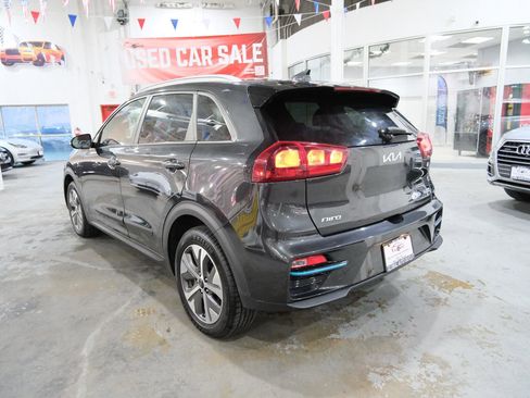 Used 2022 Kia Niro EX w/ Cold Weather Package image 8
