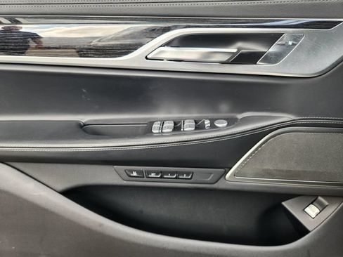Used 2022 BMW 750i xDrive AWD/4WD image 20
