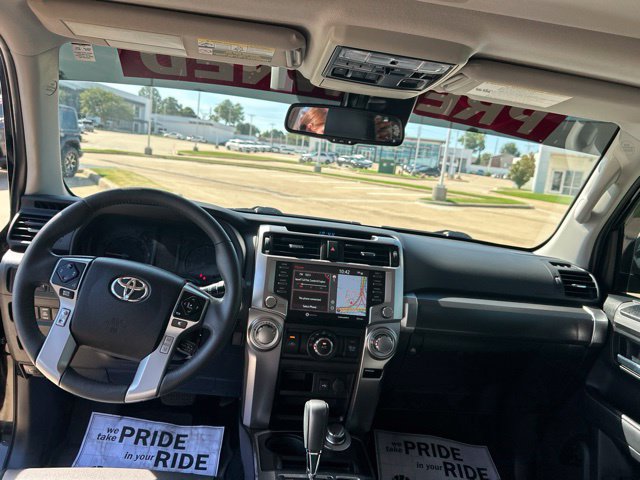 Used 2022 Toyota 4Runner SR5 Premium w/ Moonroof Package AWD/4WD image 36