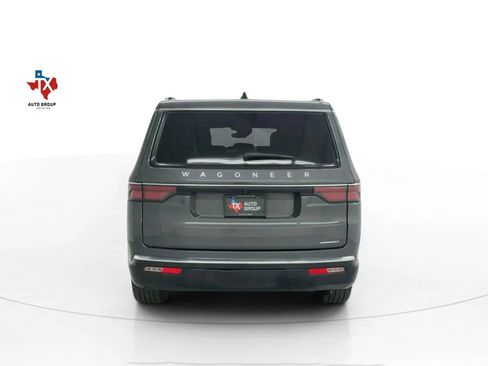 Used 2024 Jeep Wagoneer Series II w/ Flexible Seating Group image 6