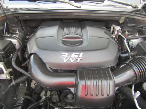 Used 2012 Jeep Grand Cherokee Laredo w/ Laredo E Group image 21