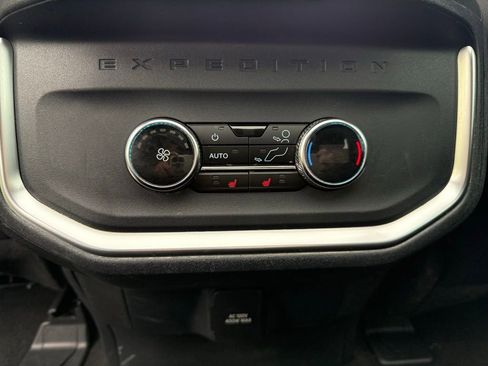 Certified 2025 Ford Expedition Max Platinum AWD/4WD image 23