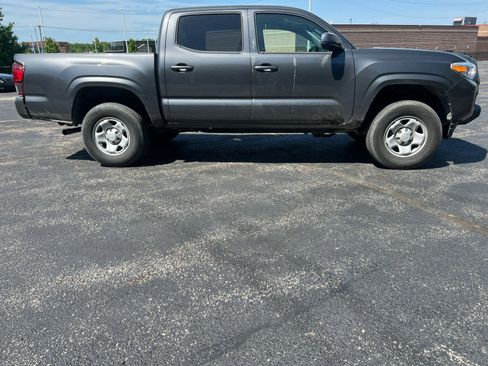 Used 2023 Toyota Tacoma SR AWD/4WD image 8