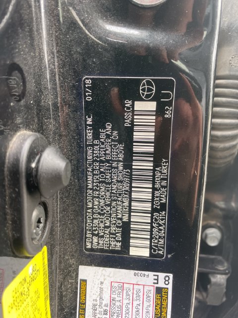 Used 2018 Toyota C-HR XLE FWD image 31