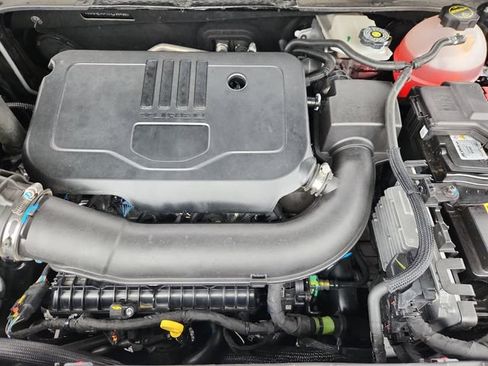 Used 2025 Chevrolet Blazer LT FWD image 22