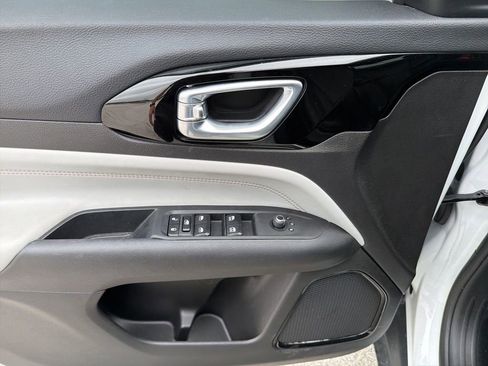 Used 2024 Jeep Compass Limited AWD/4WD image 9