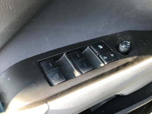 Used 2023 Toyota Camry SE AWD/4WD image 9