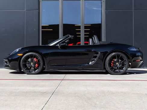 Certified 2019 Porsche 718 Boxster GTS image 2