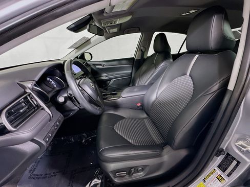 Used 2023 Toyota Camry SE FWD image 12