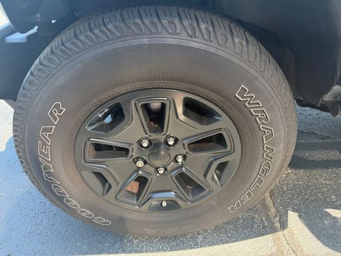 Used 2014 Jeep Wrangler Sport w/ Quick Order Package 24S AWD/4WD image 14