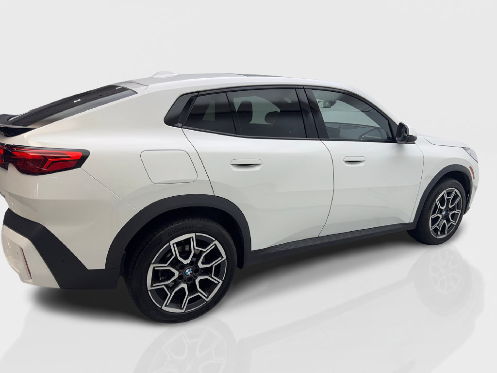 Used 2025 BMW X2 xDrive28i AWD/4WD image 15