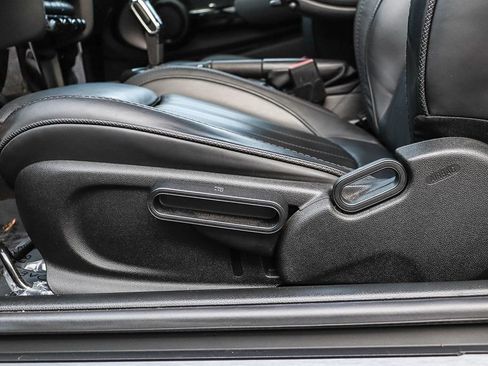 Used 2022 MINI Cooper S image 19