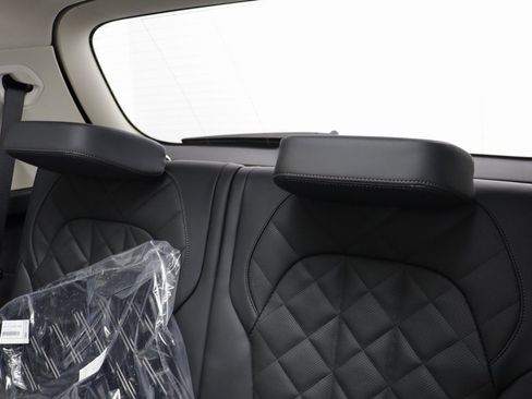 New 2026 BMW X7 xDrive40i w/ Premium Package image 15