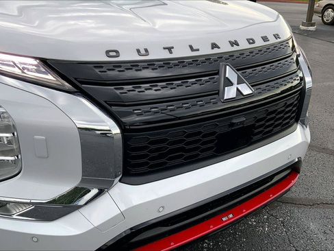 Used 2023 Mitsubishi Outlander SE AWD/4WD image 29