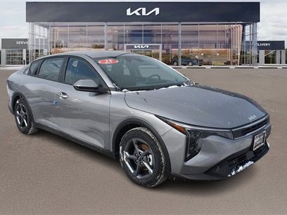 New 2025 Kia K4 LXS