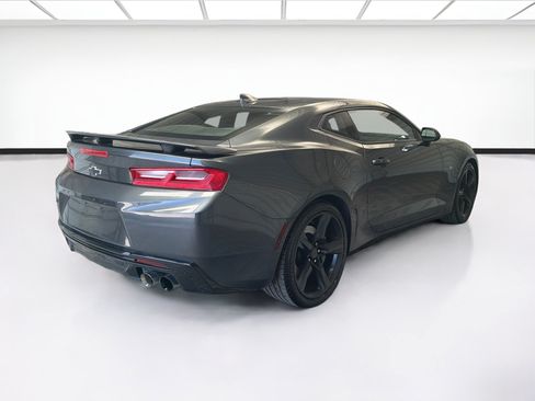 Used 2018 Chevrolet Camaro SS RWD image 4